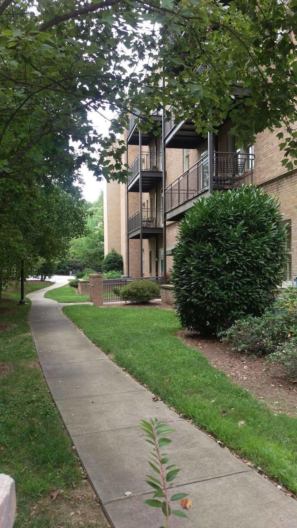 Posh, The Boutique Hotel At Biltmore Village Asheville Exterior photo